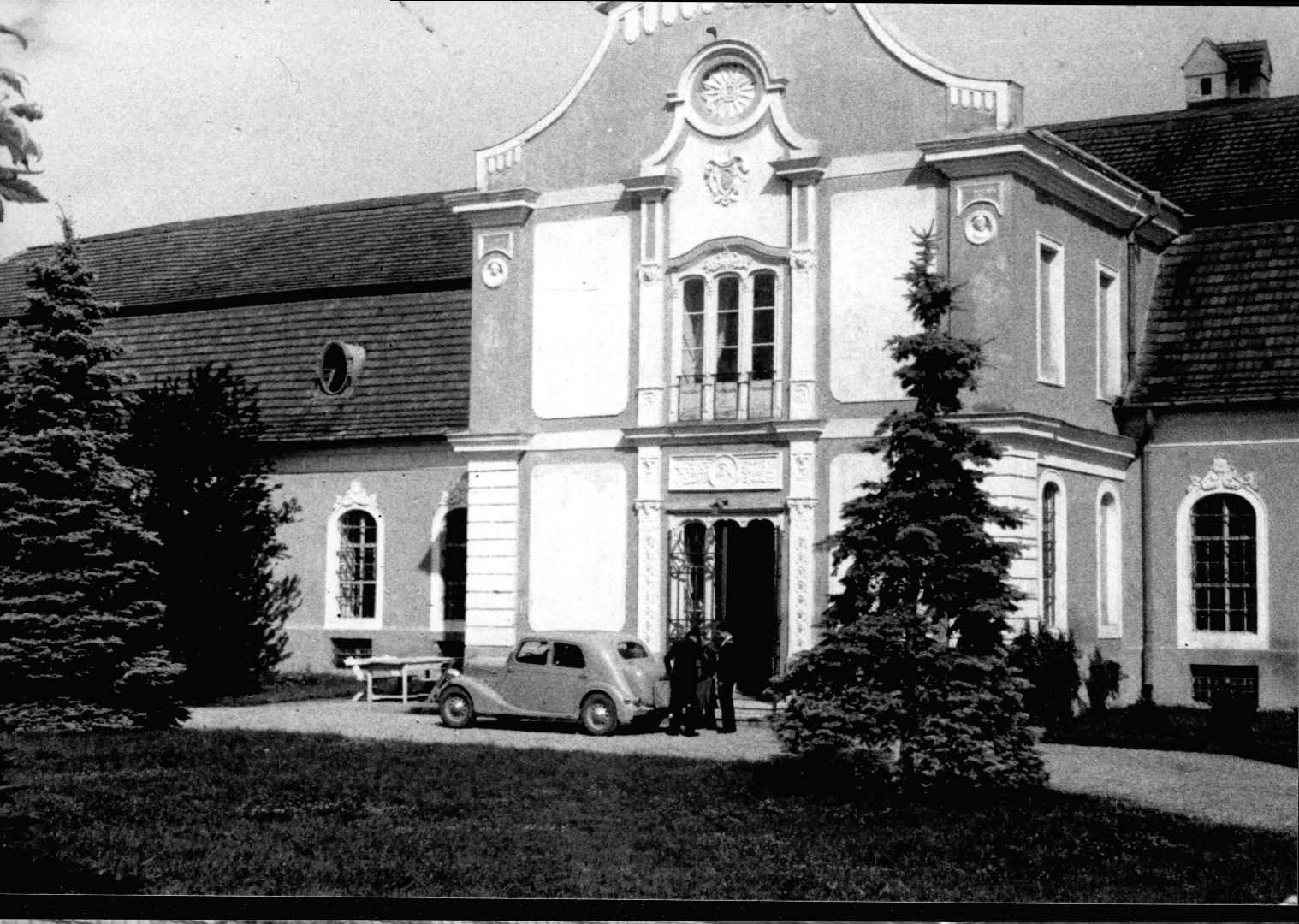 Prehliadka kaštieľa s historickým výkladom